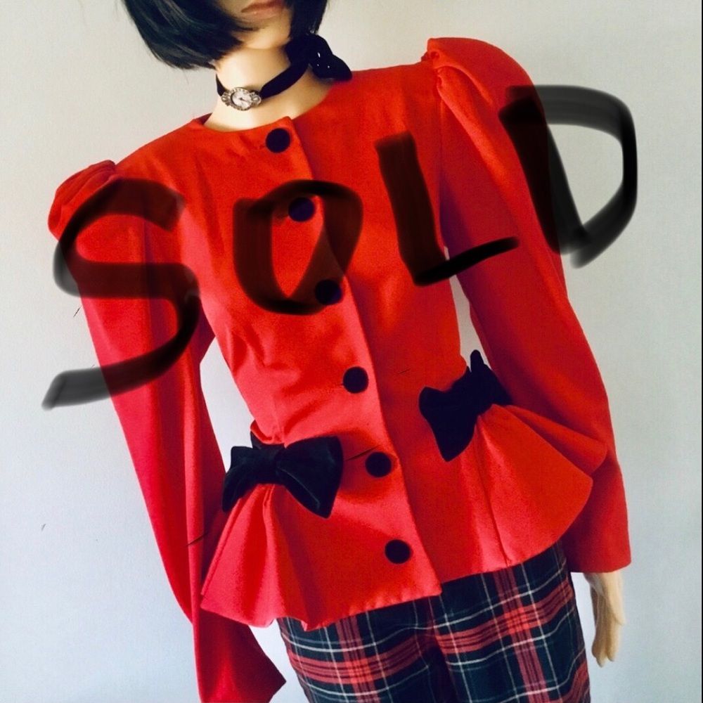 Vintage Jacket ♦️SOLD ON ANOTHER PLATFORM...NO LONGER AVAILABLE!